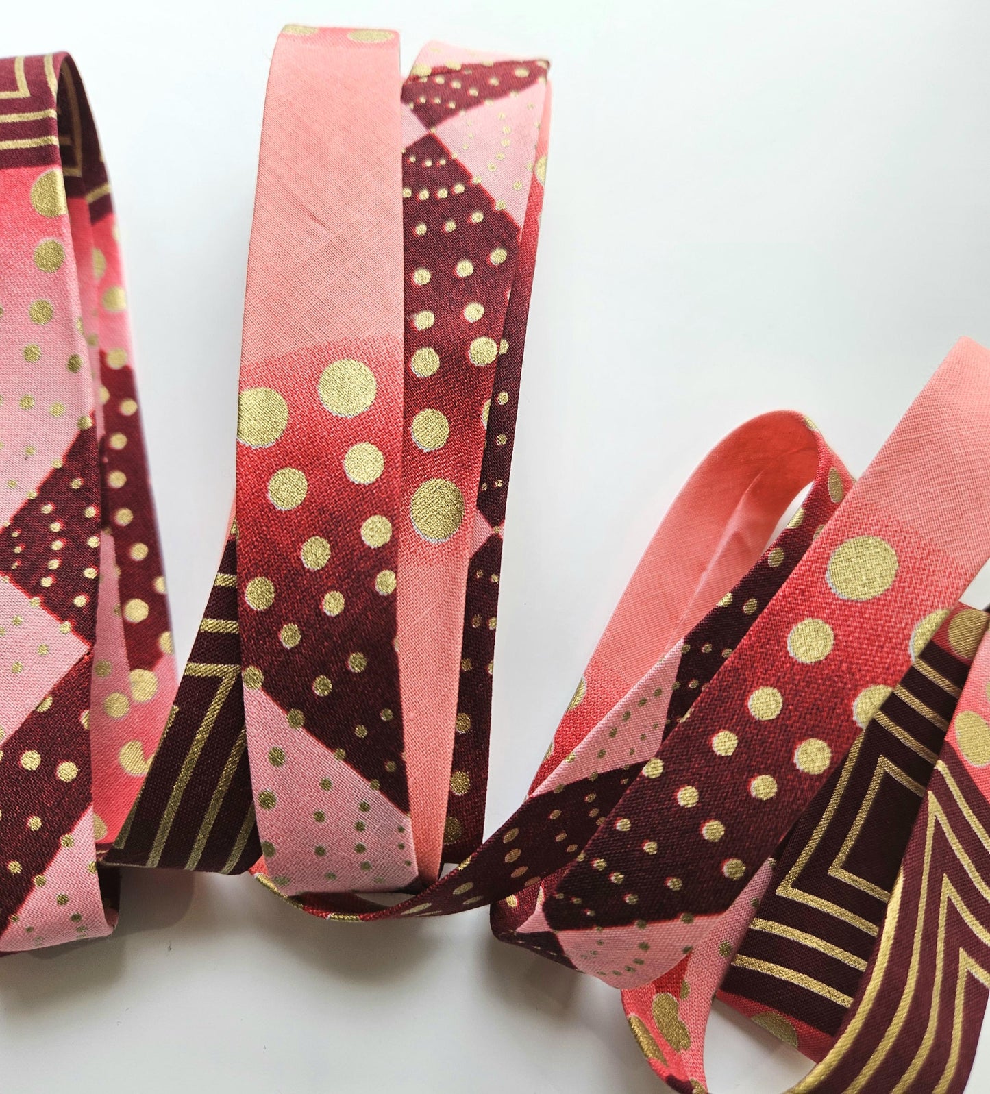 Pink, Burgundy & Gold Embossed African Wax Fabric Bias Binding. 2.5cm Wide | Colourful Print Patterned Tape For Crafting / Quilting.