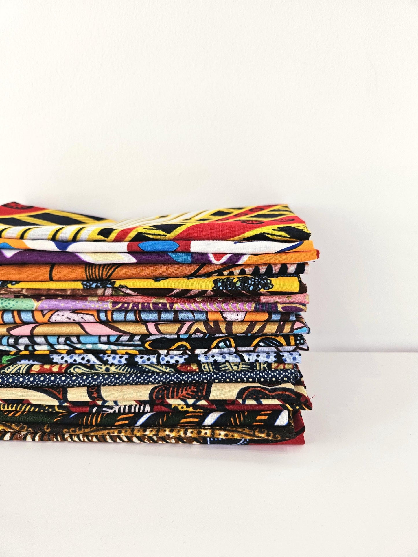 16 x Fat Quarter African Dutch Wax Fabric Bundle 100% Cotton Various Colours Gold Metallic Embossed Pieces for Sewing, Crafting and Quilting