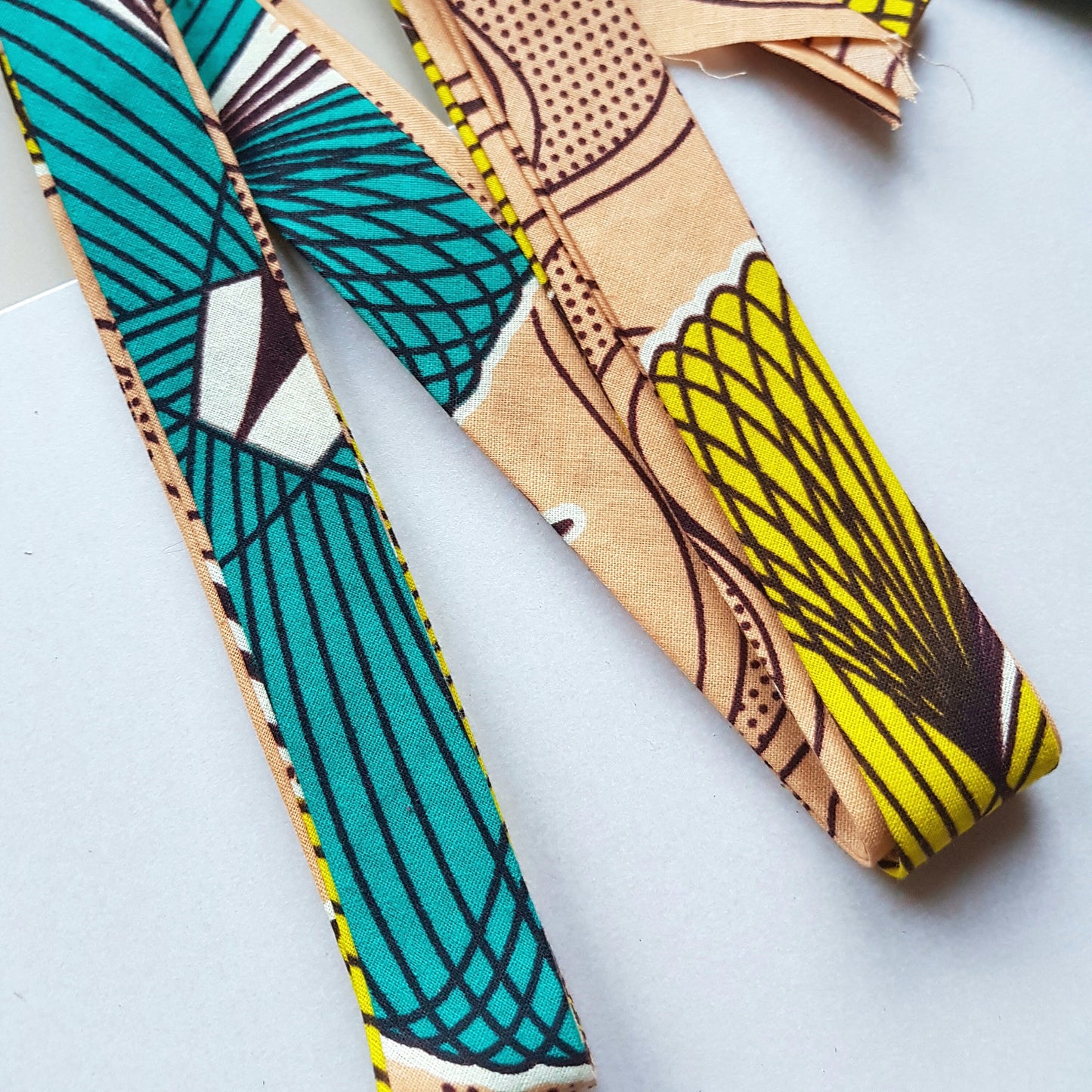 3 Metres of 25mm Peach, Yellow & Blue Floral Bias Binding / Seam Tape